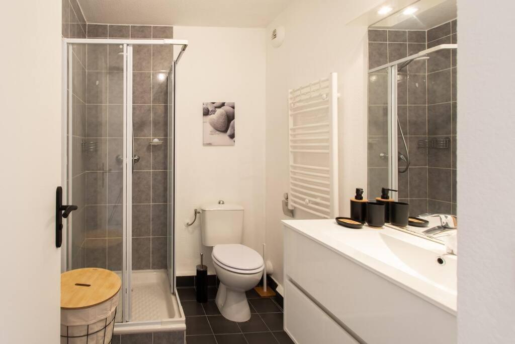 L44 1bdr Flat 10mins Walk To Port/balcon, Parking, Ac Apartment Nizza